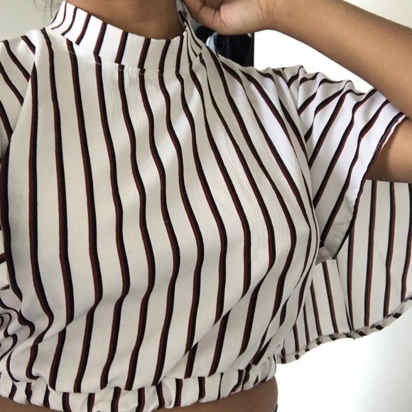 Stripped top with open bell sleeves - Picture 4 of 4